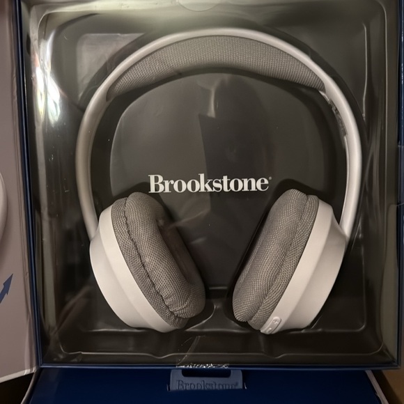 Brookstone’s new inbox, sleek wireless noise, isolating, headphones in white - Picture 12 of 15
